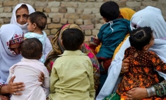 AIDS-affected doctor makes 500 get HIV in Pakistan
