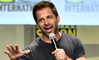Zack Snyder Explains How 'Batman v Superman', 'Suicide Squad', 'Justice League' and Other Solo Films Will Connect