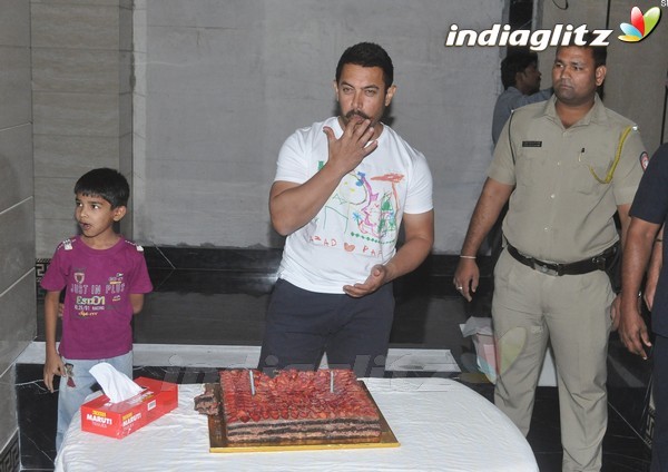 Aamir Khan Celebrates his 51st Birthday With Media