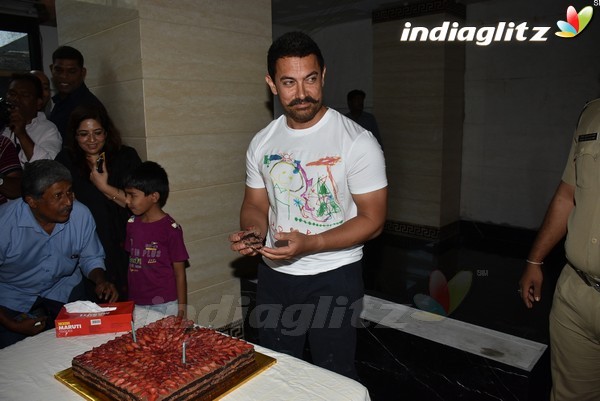 Aamir Khan Celebrates his 51st Birthday With Media