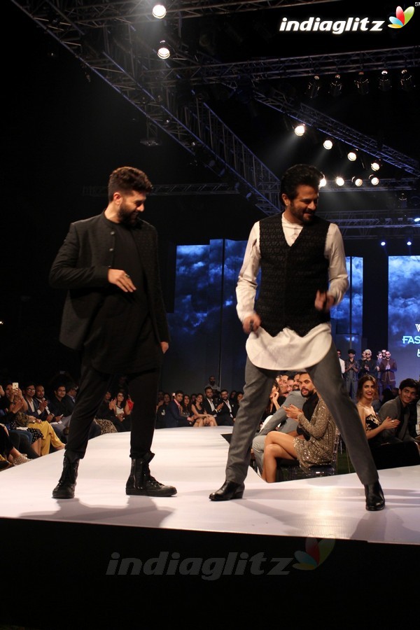 Aamir Khan, Farhan & Anil Kapoor at Van Heusen & GQ Fashion Night Day 2