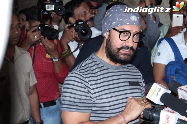 Aamir Khan & Anupama Chopra Host Screening of Making of 'Dangal'