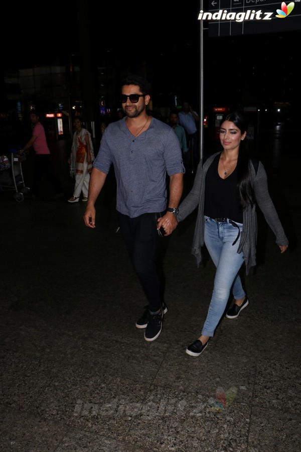 Aftab Shivdasani & His Wife Nin Dusanj Spotted at Airport Return From IIFA