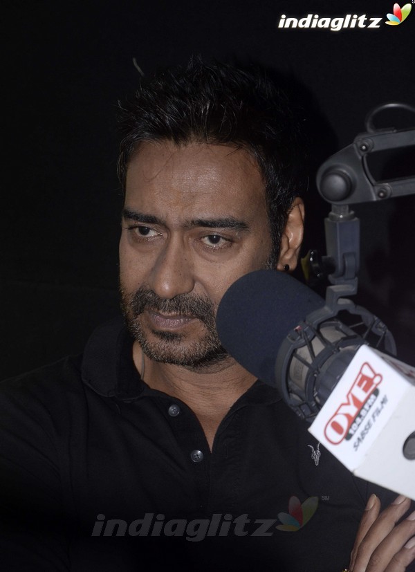 Ajay Devgn, Tabu Promote 'Drishyam' at 92.7 Big FM