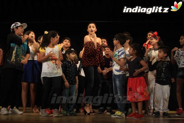 Alia Bhatt Visits Dance Academy 'Strut - The Dancemakers'