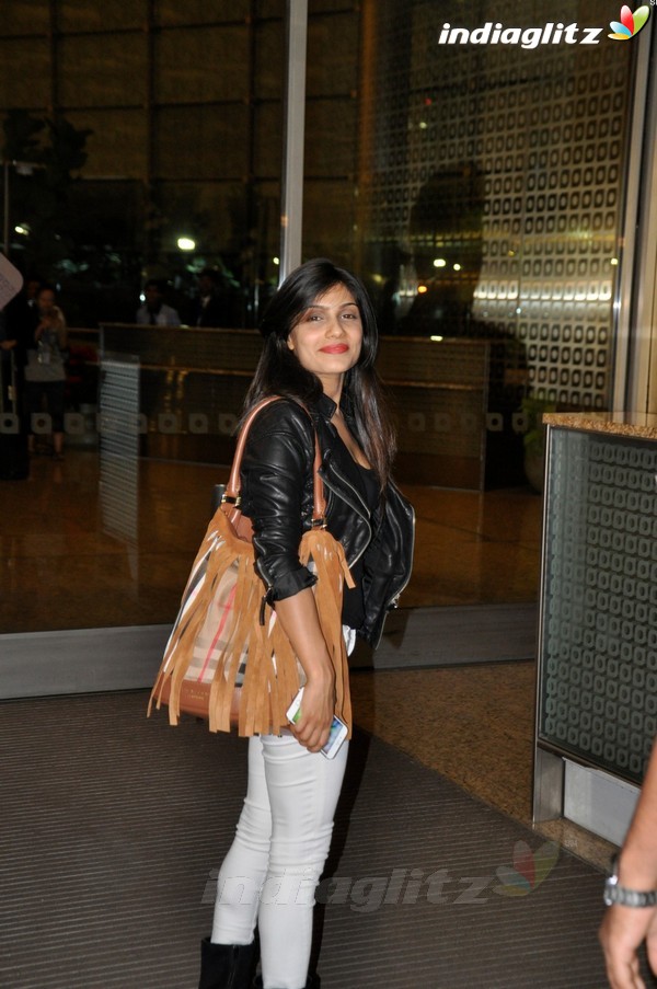 Kabir Khan & Ameesha Patel Spotted at Airport