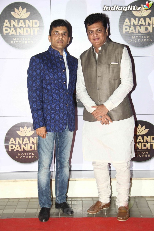 Amitabh Bachchan Unveils Anand Pandit Motion Pictures Logo