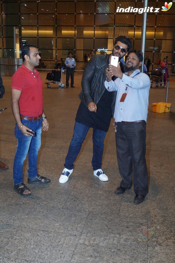Arjun Kapoor Spotted at Airport