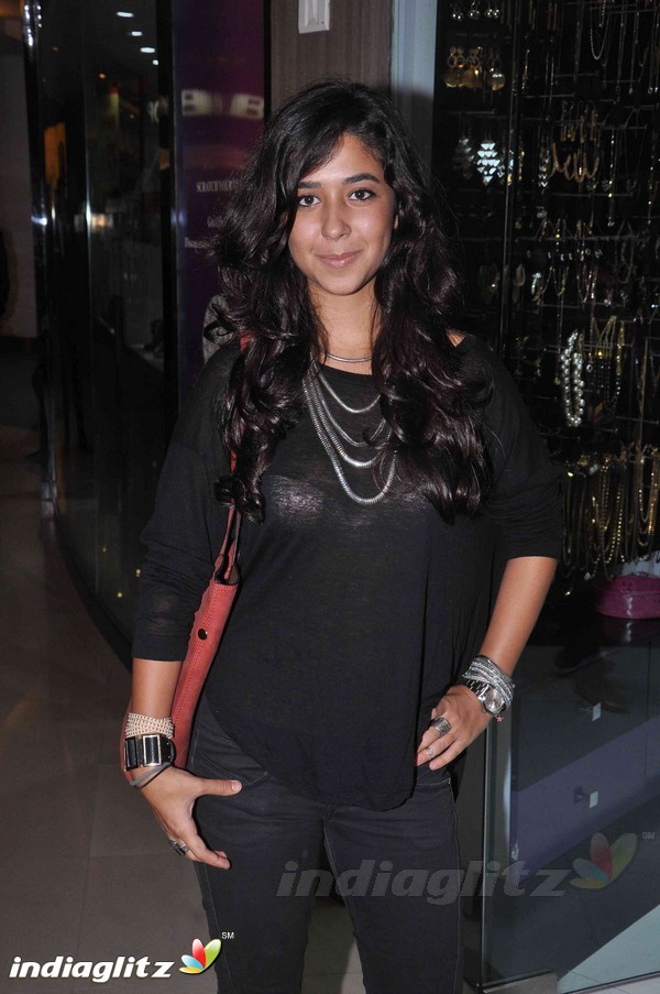 Ayesha Kapoor Promote 'Ayesha' Accessories Store