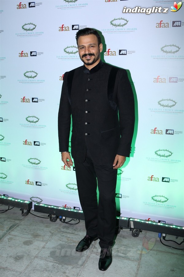 Vivek Oberoi, Dia Mirza at Olive Crown Awards 2017