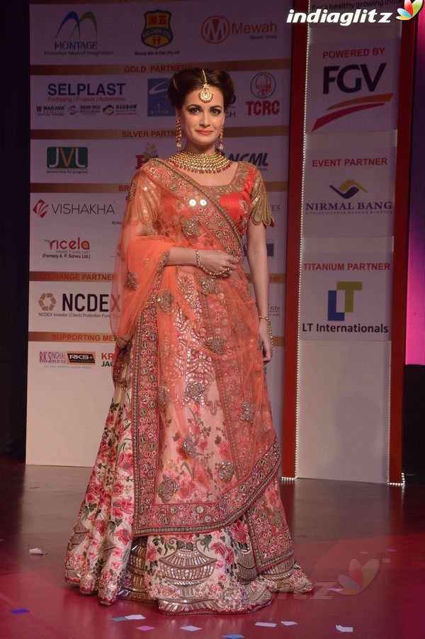 Dia Mirza, Sharmila Tagore at Globoil Awards & Exhibtion 2015