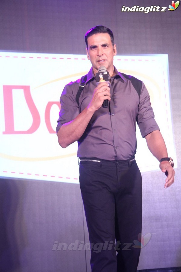 Akshay Kumar Celebrates 6 Years with Dollar Brand