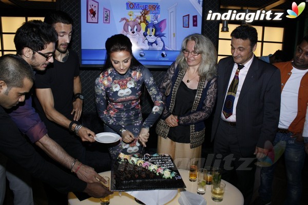 Sooraj Pancholi, Daisy Shah at Elli Avram's Birthday Bash