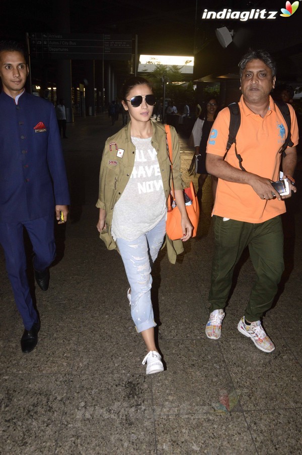 Alia Bhatt, Esha Gupta Spotted at Mumbai International Airport