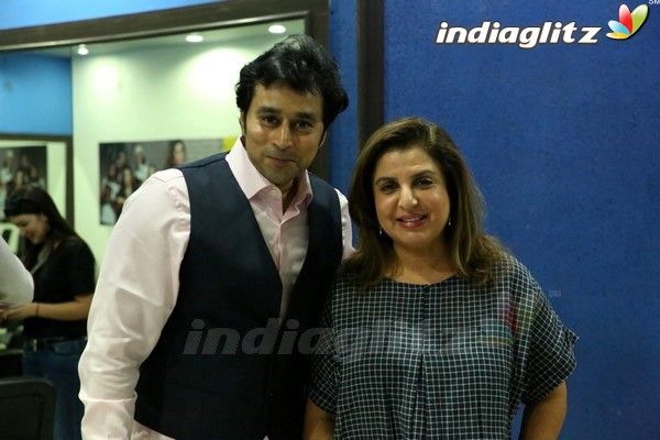 Farah Khan & Her Team of Choreographers Interact with Students