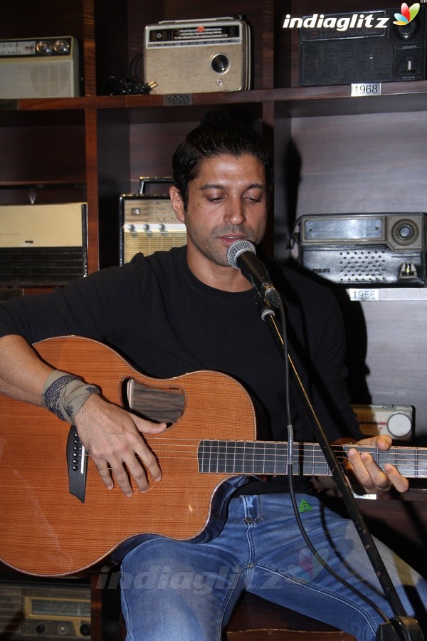 Farhan Akhtar 'Live' at Radio Bar