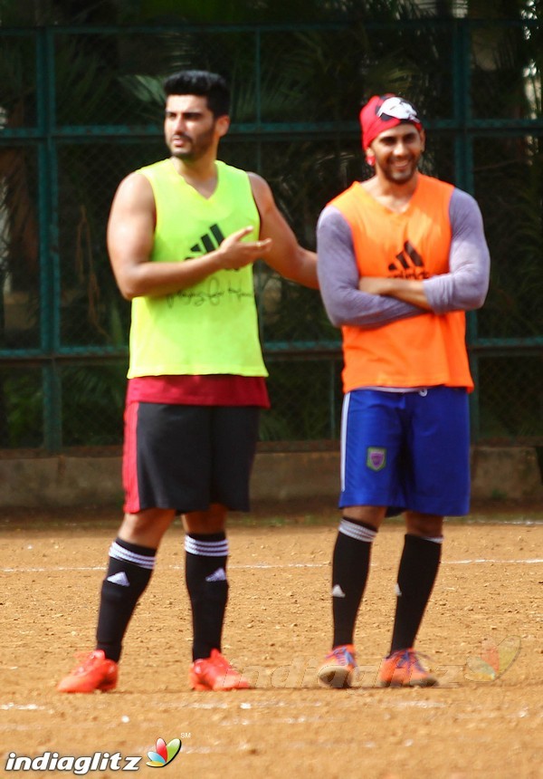 Ranbir Kapoor & Arjun Kapoor Enjoy Playing Football