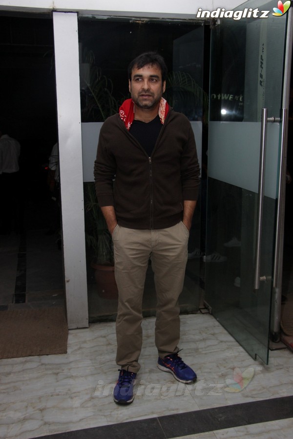 Ali Fazal, Varun Sharma at 'Fukrey 2' Wrap Up Party