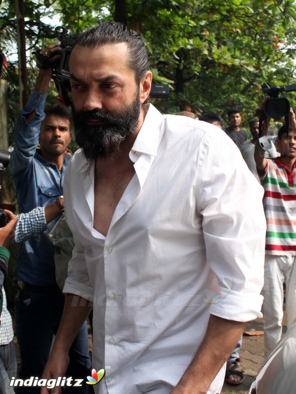 Funeral of Abhay Deol's Father Ajit Singh Deol