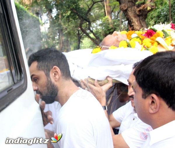 Funeral of Abhay Deol's Father Ajit Singh Deol