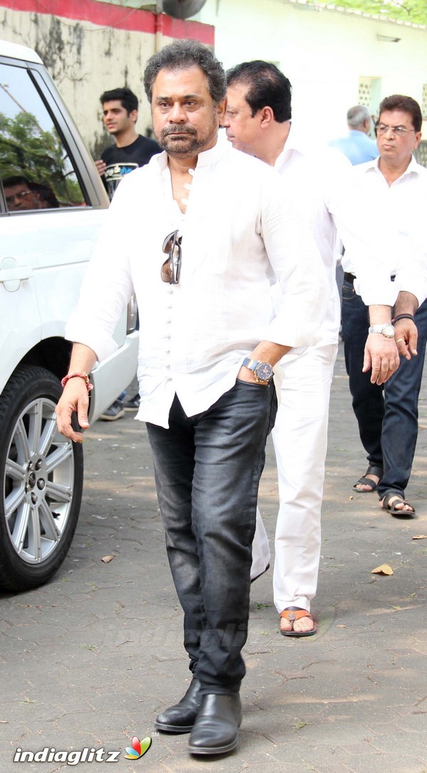 Funeral of Abhay Deol's Father Ajit Singh Deol