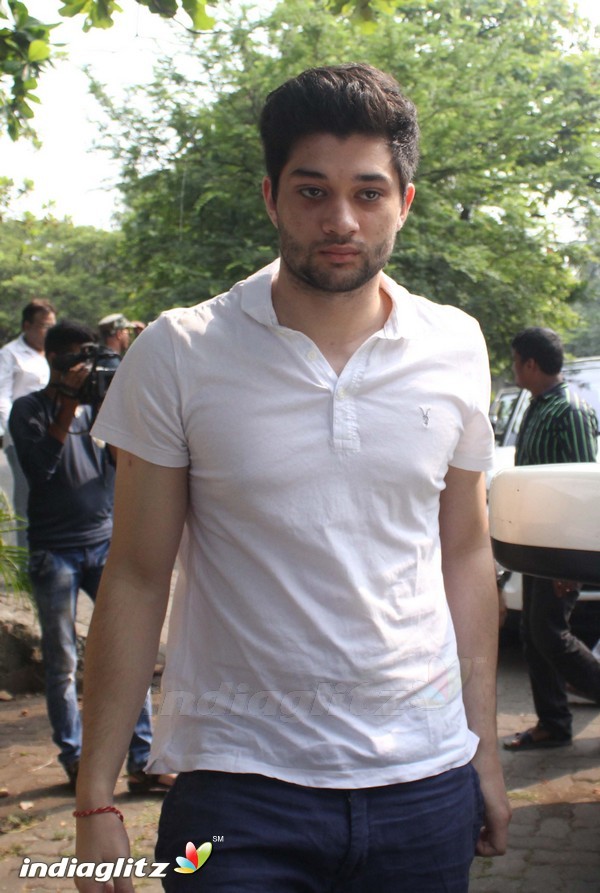 Funeral of Abhay Deol's Father Ajit Singh Deol