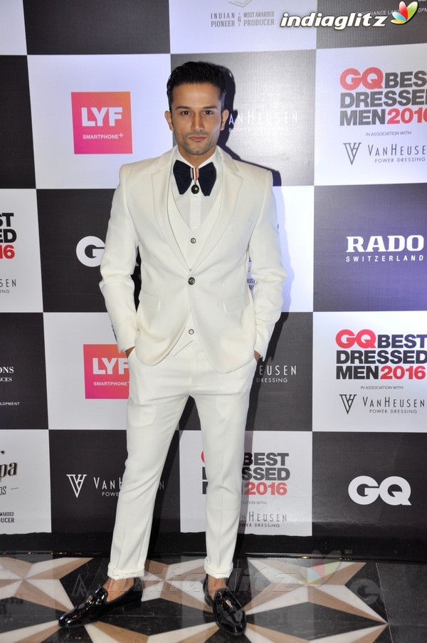 John, Shahid, Ayushmann at GQ Best Dressed Men 2016 Awards