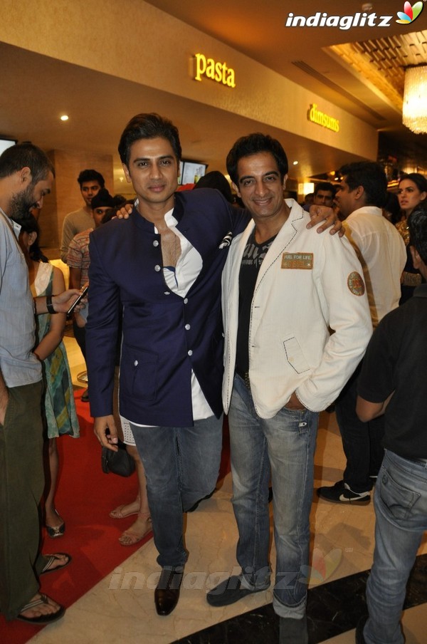 Shiv Pandit, Sandeepa Dhar at '7 Hours To Go' Special Screening