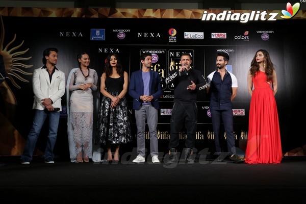 Salman, Deepika, Priyanka, Shahid, Farhan, Sonakshi at IIFA 2016 Press Meet