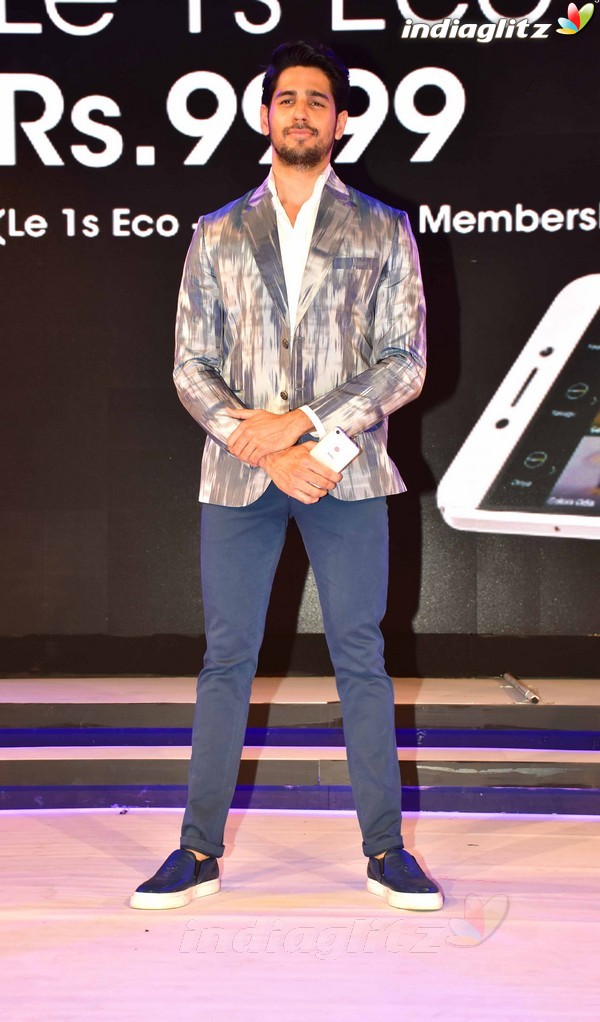 Jacqueline Fernandez & Sidharth Malhotra Launch LeEco New Smartphone