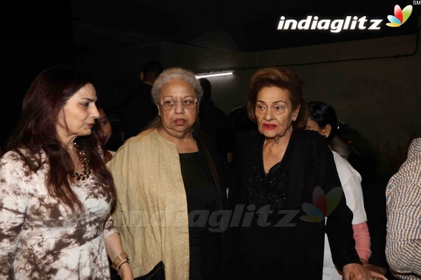 Rishi Kapoor, Ranbir Kapoor & Neetu Singh at Special Screening of 'Jagga Jasoos'