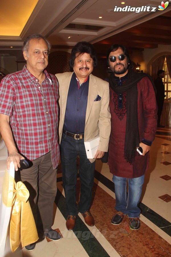 Subhash Ghai, Javed Akhtar, Ramesh Sippy at 8th Royal Stag Mirchi Music Awards Jury Meet