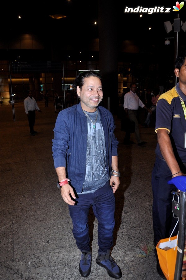 Prince Narula & Kailash Kher Spotted at Airport
