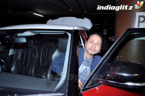 Prince Narula & Kailash Kher Spotted at Airport