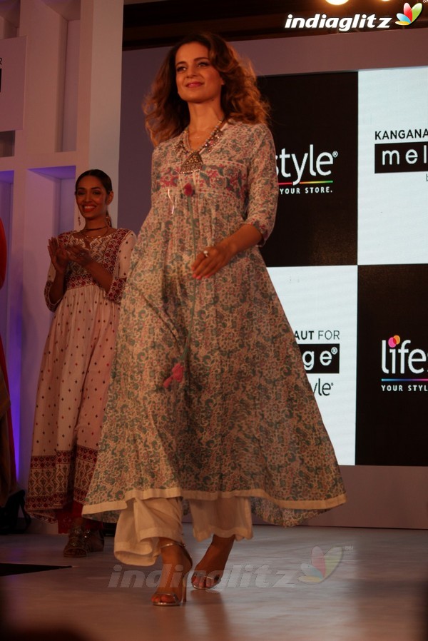 Kangana Ranaut Walks On Ramp For Lifestyle Discover Latest Collection