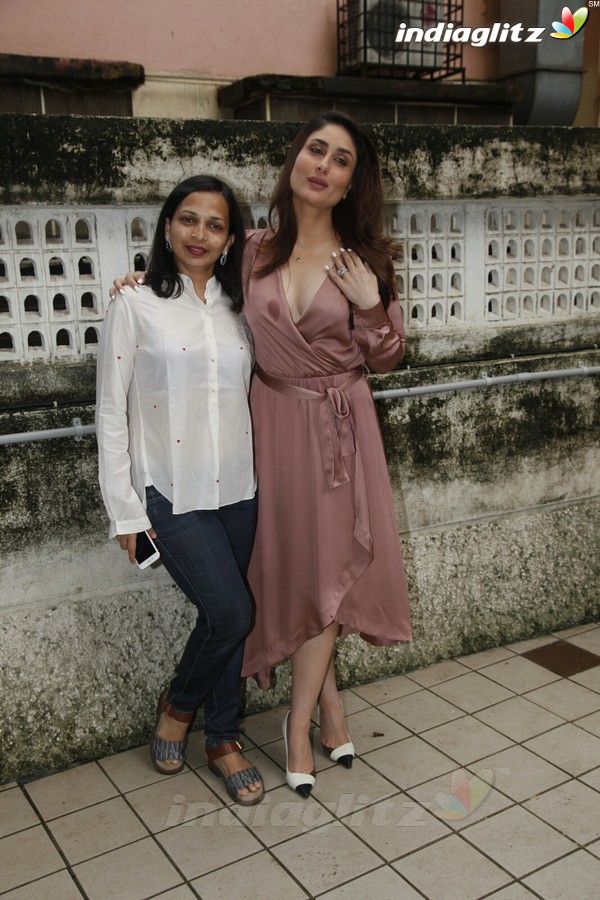 Kareena Kapoor Spotted With Her Nutritionist Rujuta Diwekar