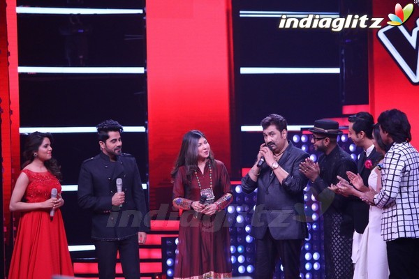 Kumar Sanu & Alka Yagnik at Semi Final of The Voice India Season 2