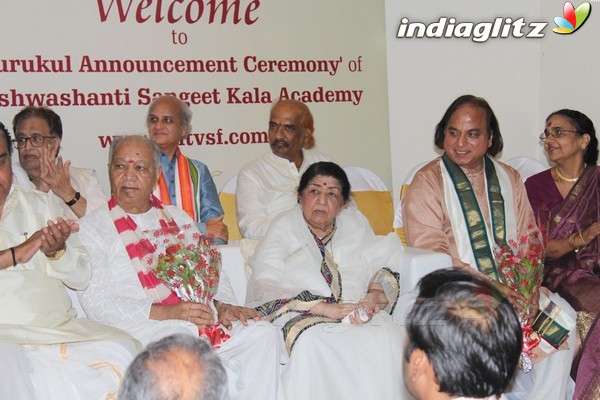 Lata Mangeshkar at Sangeet Gurukul in Vishwashanti Sangeet Kala Academy Opening