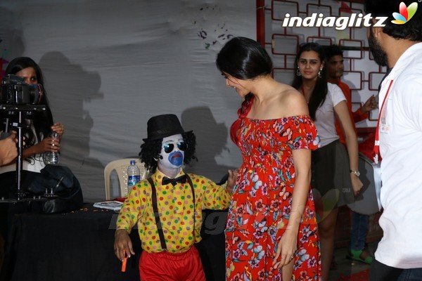 Taapsee, Manoj Bajpai, Manisha Koirala, Kiran Rao at Colors Khidkiyaan Theatre Festival