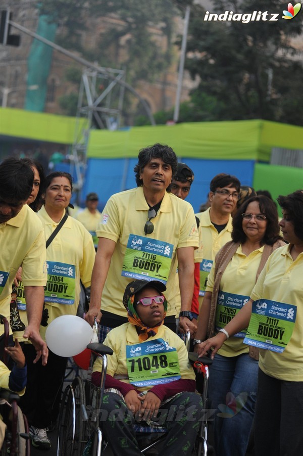 John Abraham, Taapsee Pannu, Juhi Chawla at Mumbai Marathon 2017
