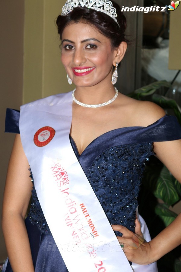 Interview with Mrs India 2016 Winner Poonam Shinde For Her Upcoming Film