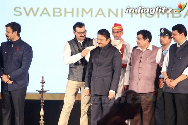 Ajay Devgn, Kajol, Govinda, Vivek at Mumbaikar Festival 2016