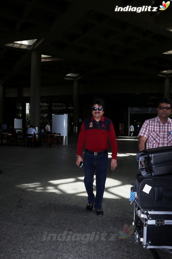 Pankaj Udhas Spotted at Airport