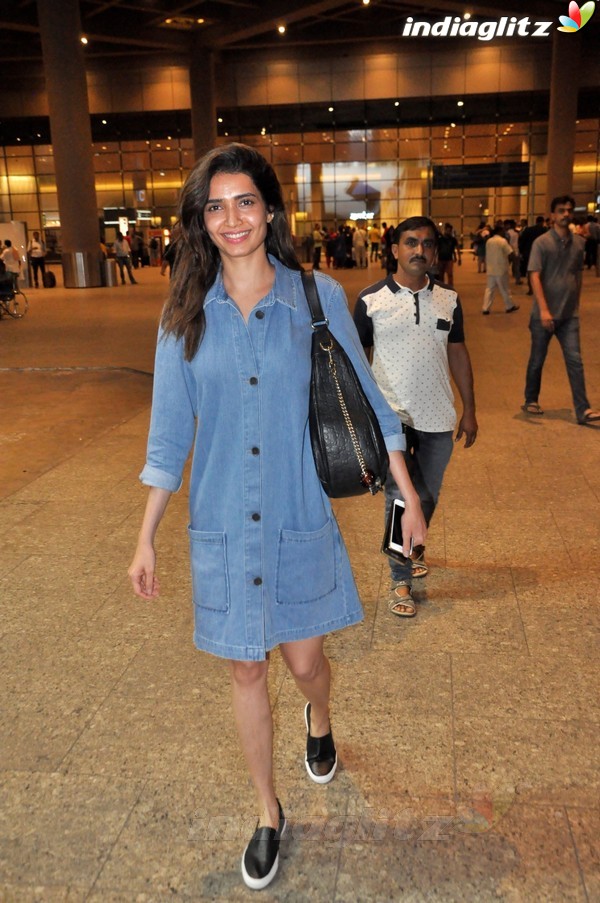 Priyanka Chopra, Varun Dhawan Spotted at Airport