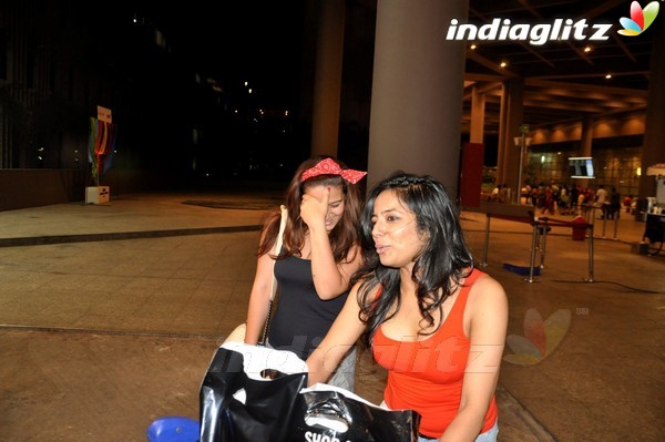 Priyanka Chopra, Varun Dhawan Spotted at Airport