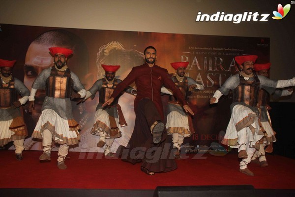 Ranveer Singh, Priyanka Chopra Promote 'Bajirao Mastani'