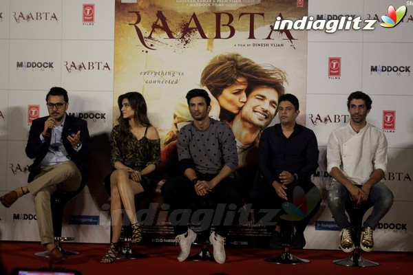 Sushant Singh Rajput, Kriti Sanon at 'Raabta' Trailer Launch