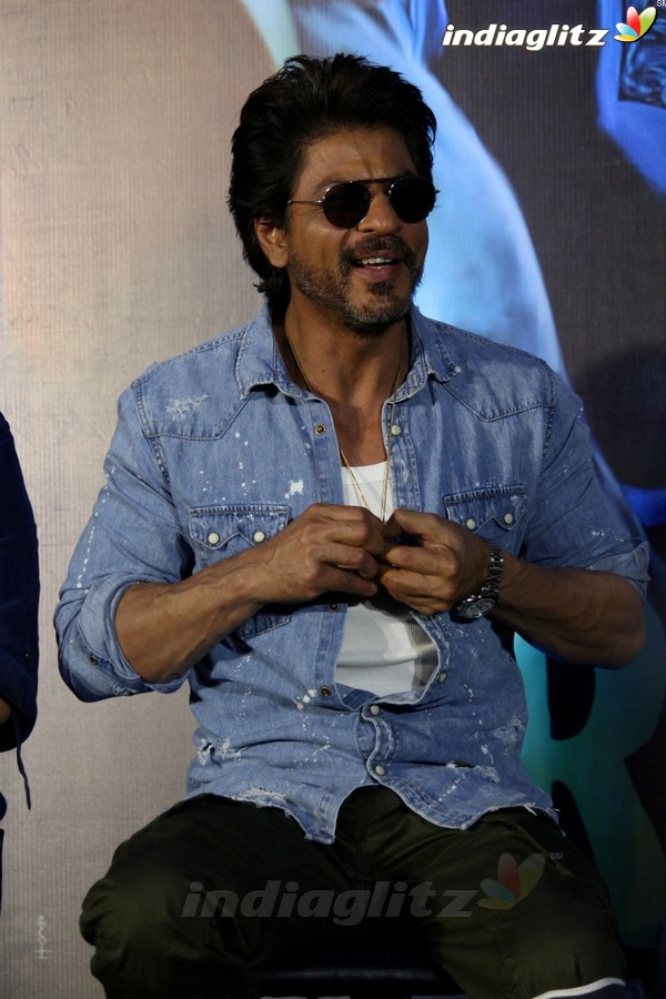 Shah Rukh Khan, Nawazuddin Siddiqui at 'Raees' Trailer Launch