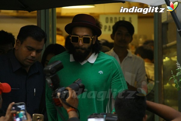 Ranveer Singh Spotted at Bandra