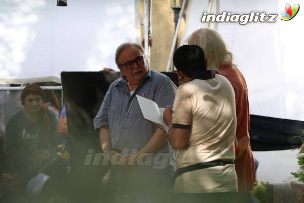 Rishi Kapoor Spotted at '102 Not Out' at Bandra Location